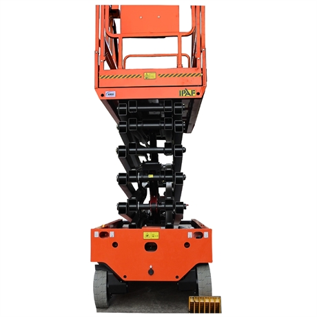 Electric scissor lift with slope compensation system 14 m