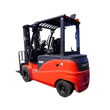 Four-wheels compact electric forklift 1,6 T  - low centre distance 500 mm - 